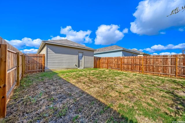 6840 Chert Chase, Elmendorf, TX 78112