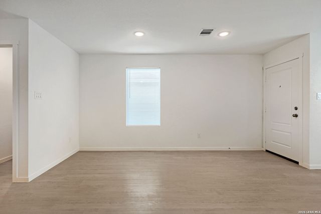 6840 Chert Chase, Elmendorf, TX 78112