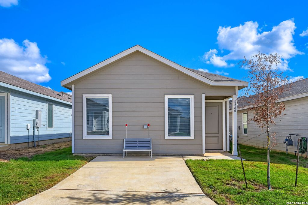 6840 Chert Chase, Elmendorf, TX 78112