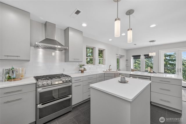104 Morey Avenue, Bellingham, WA 98225