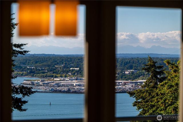 104 Morey Avenue, Bellingham, WA 98225