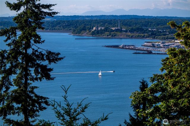 104 Morey Avenue, Bellingham, WA 98225