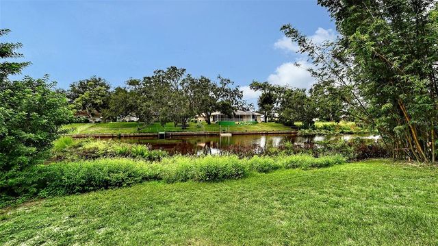2516 TANGLEWOOD DRIVE, Sarasota, FL 34239