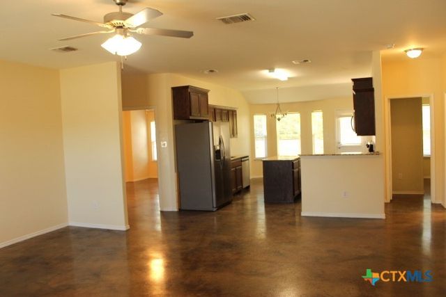 2521 Heartland Avenue, Copperas Cove, TX 76522