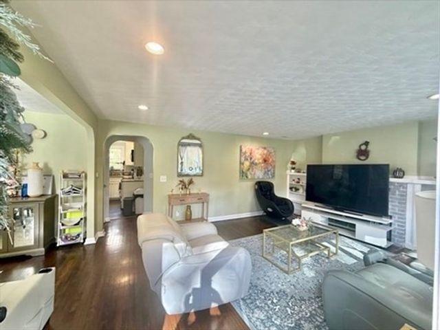 163 Atkinson Ave, Stoughton, MA 02072