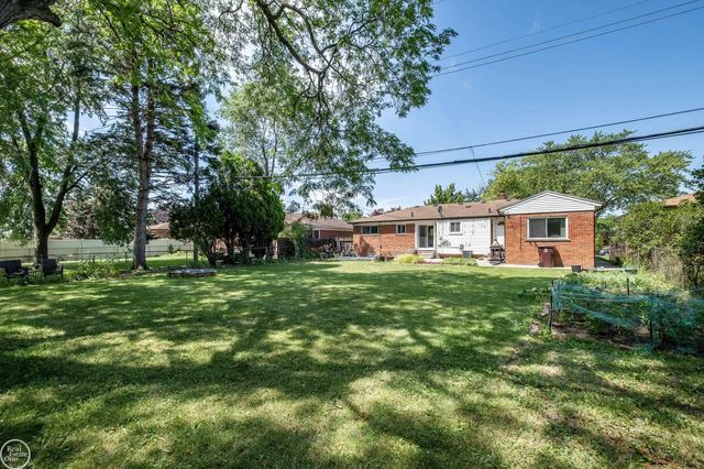 26704 Potomac Court, Center Line, MI 48015