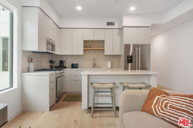 10310 Santa Monica Boulevard 318, Los Angeles, CA 90025
