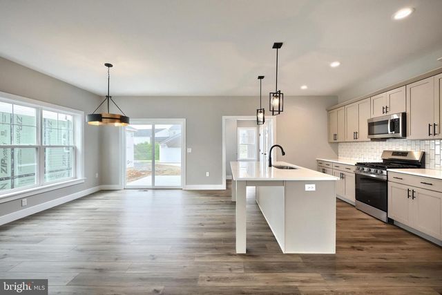 515 ESTATE DR, Mechanicsburg, PA 17055