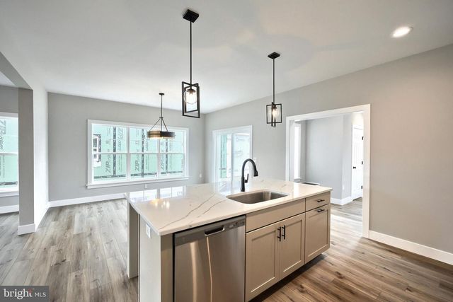 515 ESTATE DR, Mechanicsburg, PA 17055