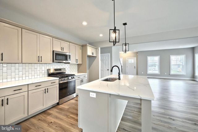 515 ESTATE DR, Mechanicsburg, PA 17055