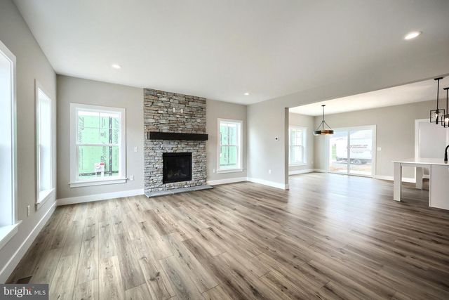 515 ESTATE DR, Mechanicsburg, PA 17055