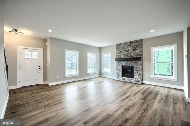 515 ESTATE DR, Mechanicsburg, PA 17055