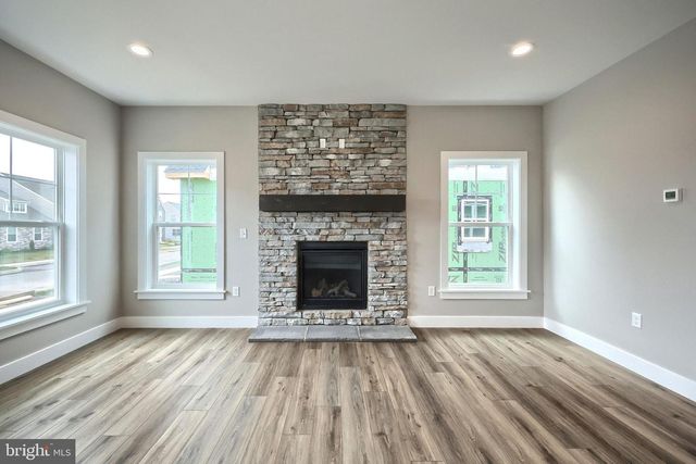 515 ESTATE DR, Mechanicsburg, PA 17055