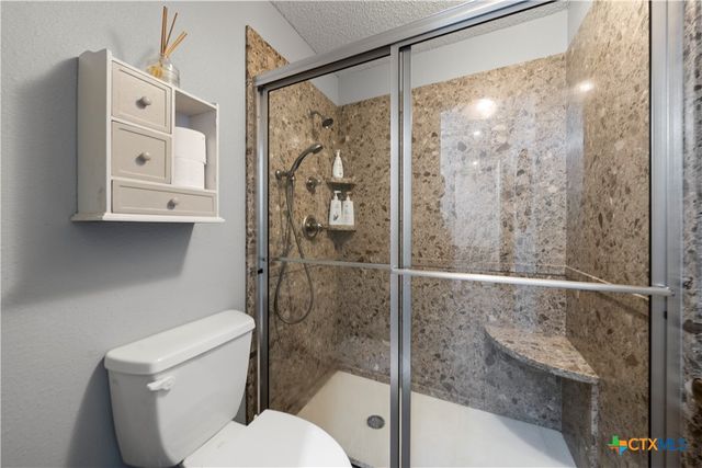 1210 Tokio Loop, West, TX 76691