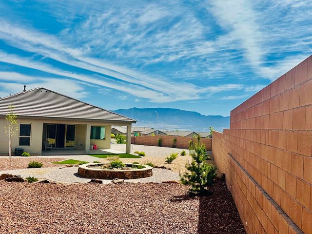 9001 Cambrils Drive NW, Albuquerque, NM 87114