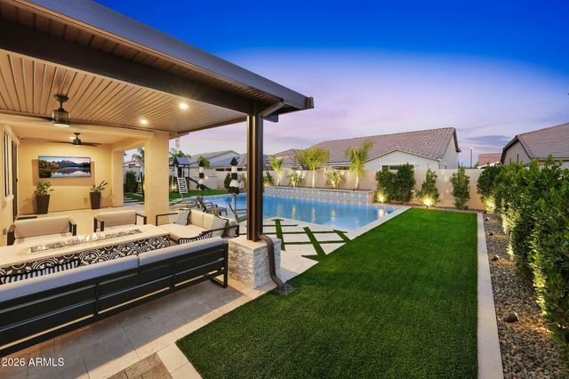 25689 N 140th Lane, Surprise, AZ 85387