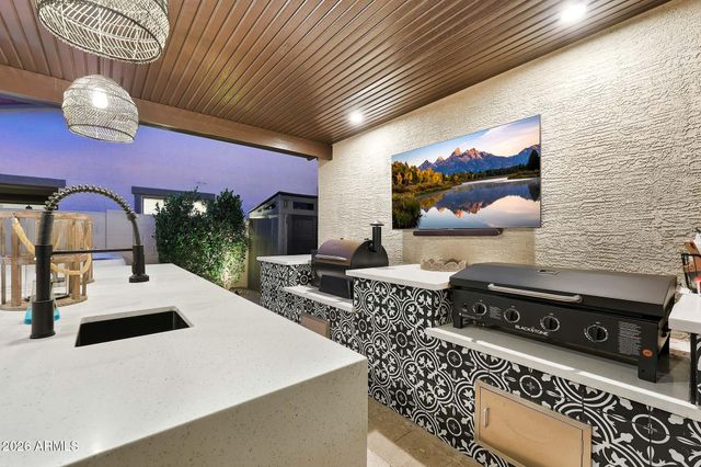 25689 N 140th Lane, Surprise, AZ 85387