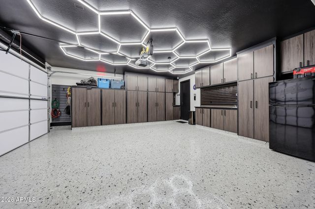 25689 N 140th Lane, Surprise, AZ 85387