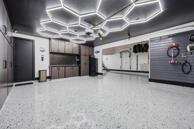 25689 N 140th Lane, Surprise, AZ 85387