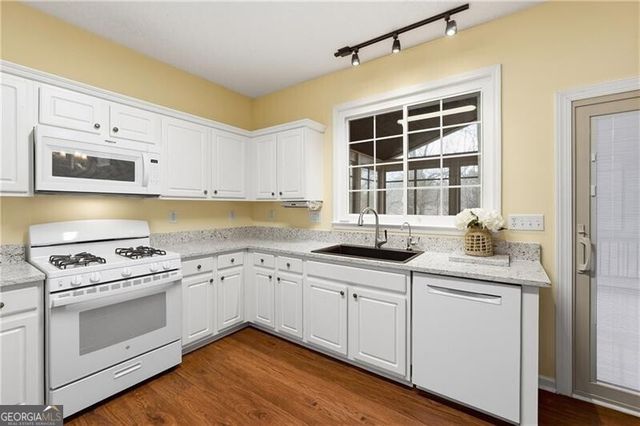 110 Wallnut Hall Circle, Woodstock, GA 30189