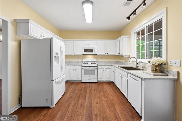 110 Wallnut Hall Circle, Woodstock, GA 30189