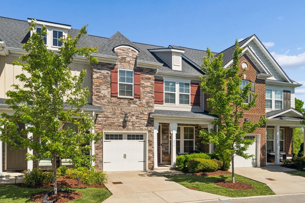 219 Esker Dr, Mount Juliet, TN 37122