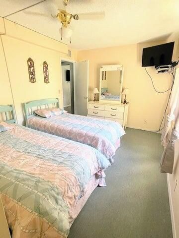 5839 La Pinata Boulevard, Greenacres, FL 33463