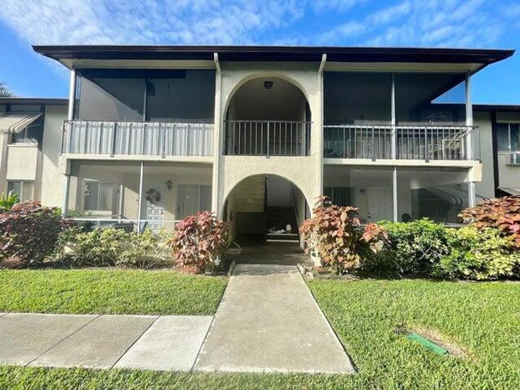 5839 La Pinata Boulevard, Greenacres, FL 33463