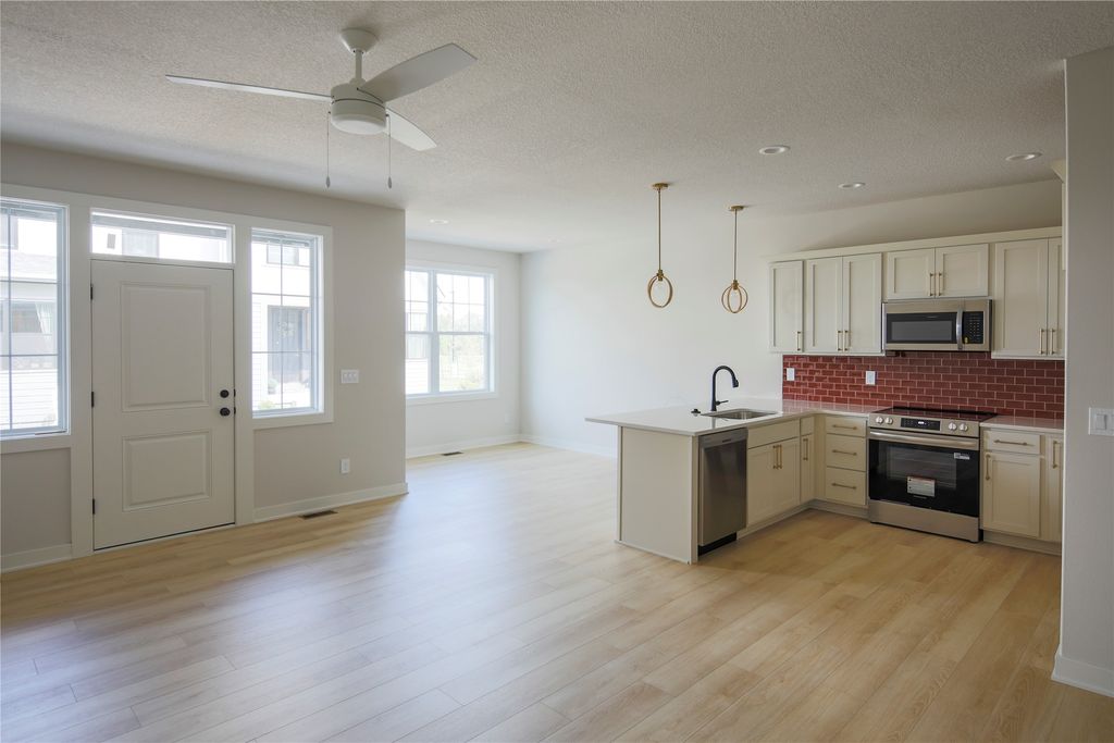 1615 Harvest Sunset Avenue, Cumming, IA 50061