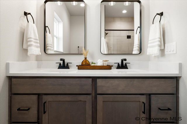 4001 SADDLEBACK LN, Cheyenne, WY 82001