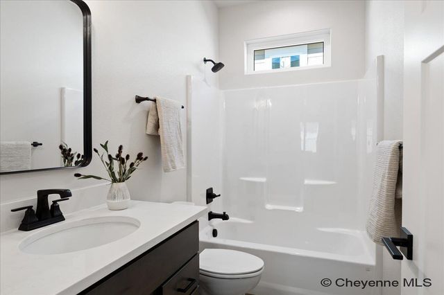 4001 SADDLEBACK LN, Cheyenne, WY 82001