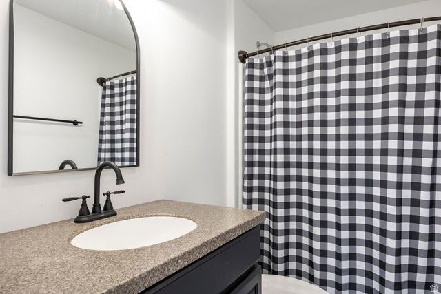 1070 E HUNTER LN, Eagle Mountain, UT 84005