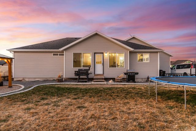 1070 E HUNTER LN, Eagle Mountain, UT 84005