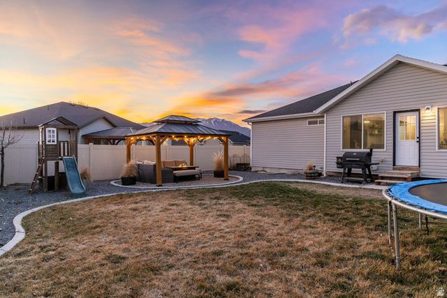 1070 E HUNTER LN, Eagle Mountain, UT 84005