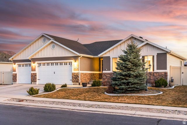1070 E HUNTER LN, Eagle Mountain, UT 84005