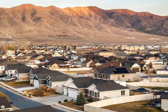 1070 E HUNTER LN, Eagle Mountain, UT 84005