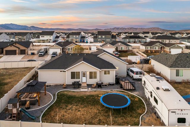 1070 E HUNTER LN, Eagle Mountain, UT 84005