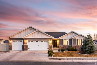1070 E HUNTER LN, Eagle Mountain, UT 84005