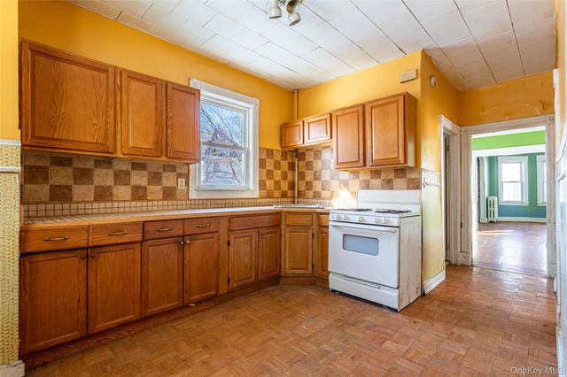 208 Myrtle Avenue, Staten Island, NY 10310