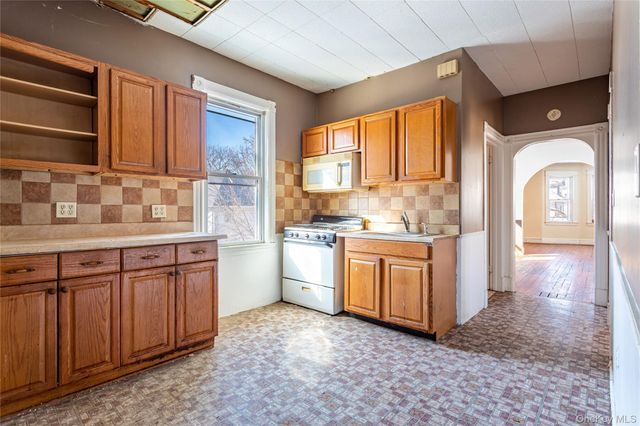 208 Myrtle Avenue, Staten Island, NY 10310