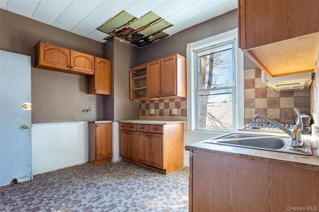 208 Myrtle Avenue, Staten Island, NY 10310