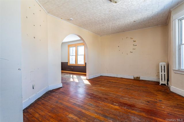 208 Myrtle Avenue, Staten Island, NY 10310