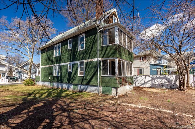 208 Myrtle Avenue, Staten Island, NY 10310