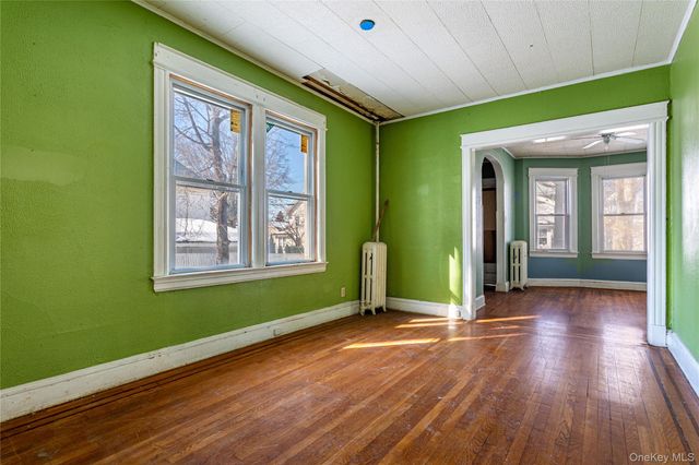 208 Myrtle Avenue, Staten Island, NY 10310