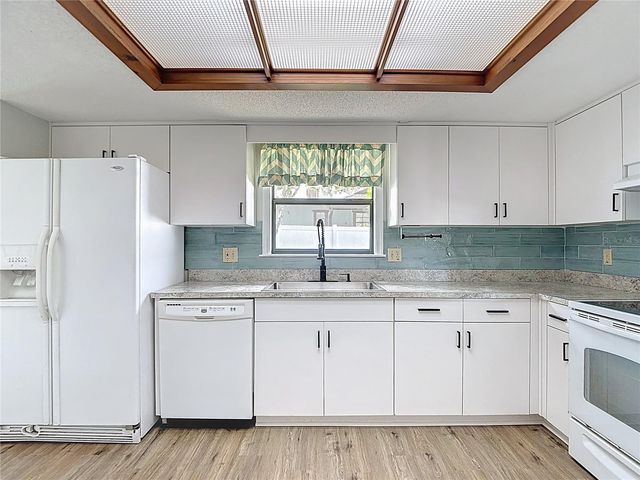 7407 ALLEN DRIVE, Weeki Wachee, FL 34613