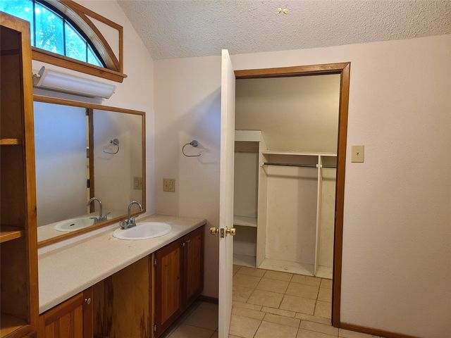 26605 Orchid Court, Huntsville, TX 77320