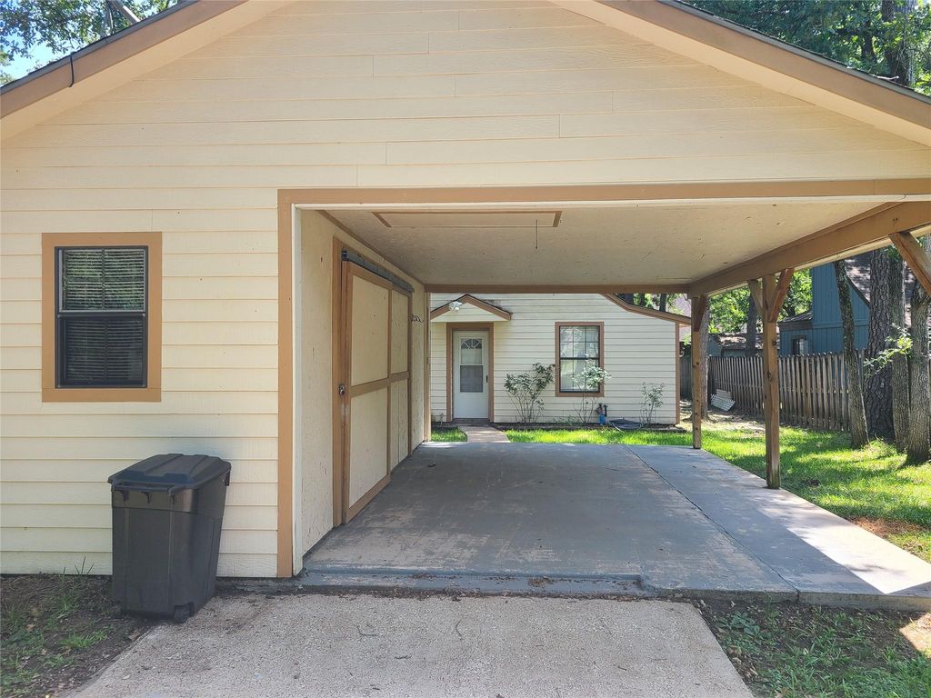 26605 Orchid Court, Huntsville, TX 77320