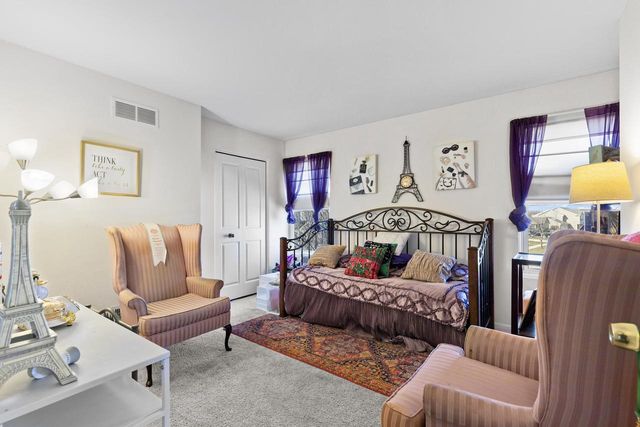 9502 W Parkland COURT, Milwaukee, WI 53224