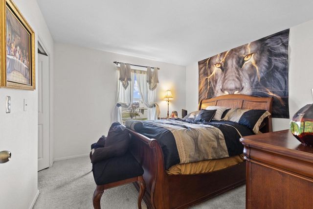 9502 W Parkland COURT, Milwaukee, WI 53224