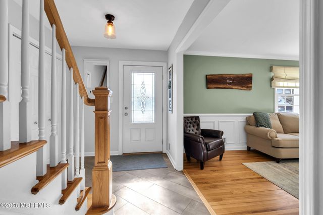 4 Meadowbrook Drive, Howell, NJ 07731